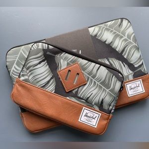 Herschel Black Palm Set